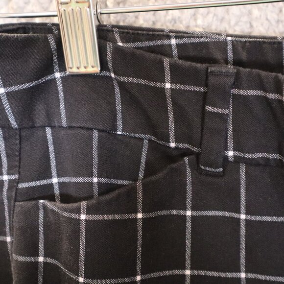 Old Navy Pixie High Rise Black & White Windowpane Pants With Secret-Slim Pockets - Picture 9 of 11